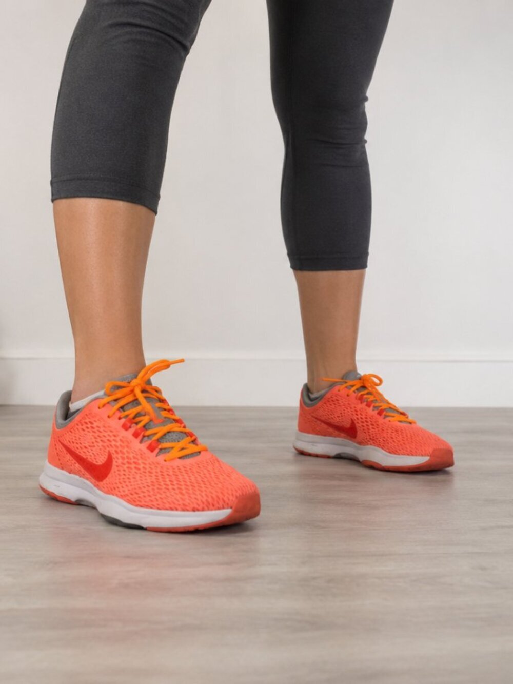 Nike Zoom Fit Agility Training Shoes Women’s Size 6 Coral Orange Gray Gym Sneake